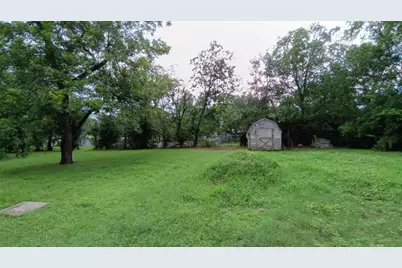 112 W Ila Street, Elgin, TX 78621 - Photo 17