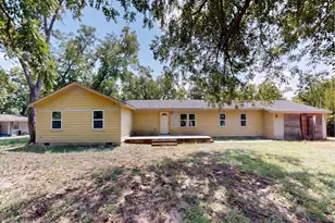 112 W Ila St, Elgin, TX 78621 - Photo 1