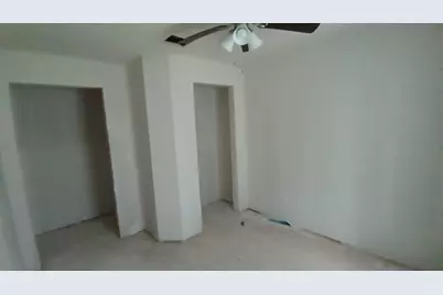 112 W Ila Street, Elgin, TX 78621 - Photo 7