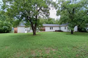 112 W Ila St, Elgin, TX 78621 - Photo 15