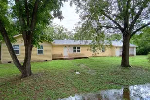 112 W Ila St, Elgin, TX 78621 - Photo 15