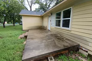 112 W Ila St, Elgin, TX 78621 - Photo 7