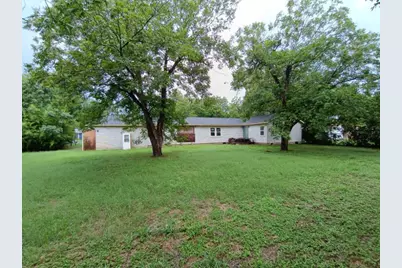 112 W Ila Street, Elgin, TX 78621 - Photo 3