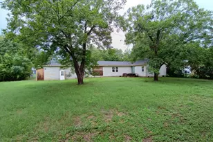 112 W Ila St, Elgin, TX 78621 - Photo 3