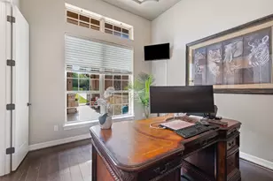 210 Lake Como Dr, Lakeway, TX 78734 - Photo 9