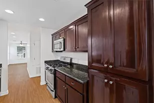 1611 E 13th St, Austin, TX 78702 - Photo 3