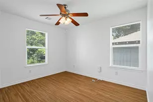 1611 E 13th St, Austin, TX 78702 - Photo 15