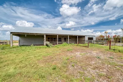 2701 Windy Ridge Road, Taylor, TX 76574 - Photo 21