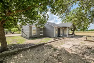 2701 Windy Ridge Rd, Taylor, TX 76574 - Photo 3