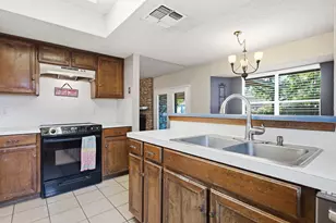 8509 Slant Oak Dr, Austin, TX 78729 - Photo 11