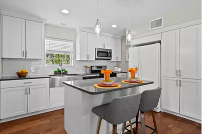 3001 Maplelawn Circle, Austin, TX 78723 - Photo 7