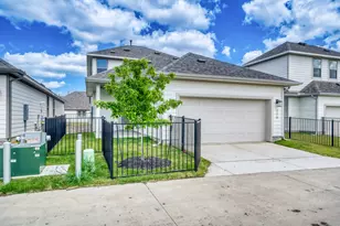 116 International St, Buda, TX 78610 - Photo 3