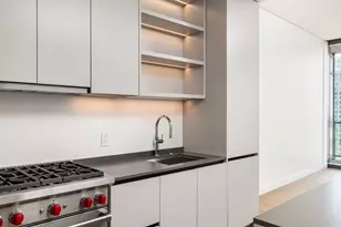 610 Davis St, Austin, TX 78701 - Photo 9