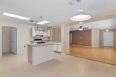 1353 Lakeside Loop, Round Rock, TX 78665 - Photo 9