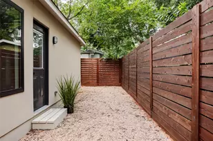 2202 E 2 1/2 St, Austin, TX 78702 - Photo 23