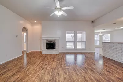 513 Mockingbird Lane, Lockhart, TX 78644 - Photo 5