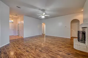 513 Mockingbird Ln, Lockhart, TX 78644 - Photo 7