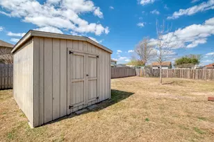 513 Mockingbird Ln, Lockhart, TX 78644 - Photo 25