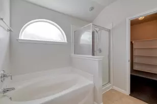 513 Mockingbird Ln, Lockhart, TX 78644 - Photo 17