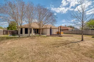 513 Mockingbird Ln, Lockhart, TX 78644 - Photo 23