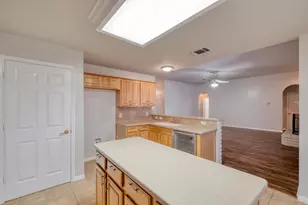 513 Mockingbird Ln, Lockhart, TX 78644 - Photo 9