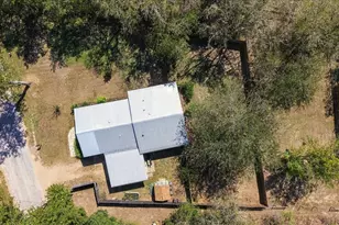 706 Jones St, Smithville, TX 78957 - Photo 37