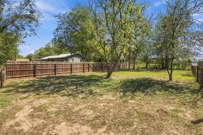 706 Jones Street, Smithville, TX 78957 - Photo 31