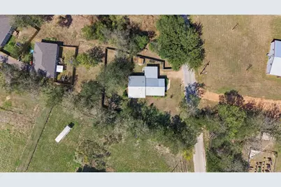 706 Jones Street, Smithville, TX 78957 - Photo 39
