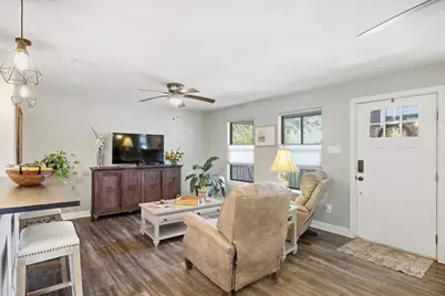 706 Jones Street, Smithville, TX 78957 - Photo 9