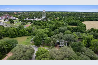 900 Tank Street, Lockhart, TX 78644 - Photo 1