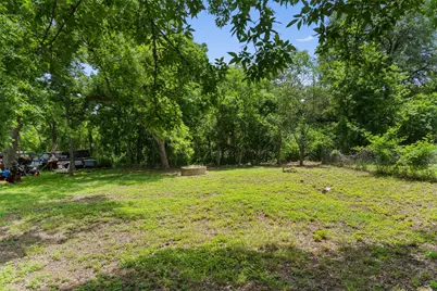 900 Tank Street, Lockhart, TX 78644 - Photo 11