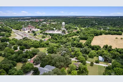 900 Tank Street, Lockhart, TX 78644 - Photo 9