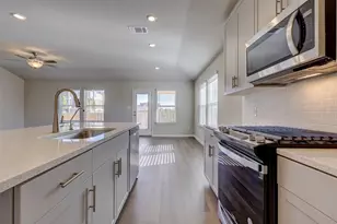 100 Greenspire Ln, Hutto, TX 78634 - Photo 9