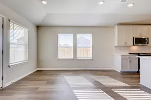 100 Greenspire Ln, Hutto, TX 78634 - Photo 11