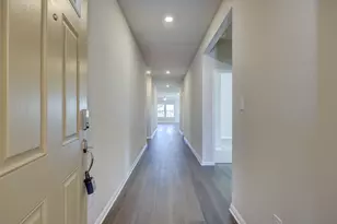 100 Greenspire Ln, Hutto, TX 78634 - Photo 5