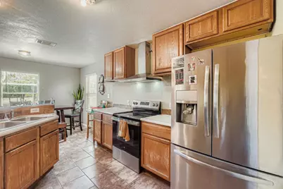 135 Petirrojo Court, Del Valle, TX 78617 - Photo 9