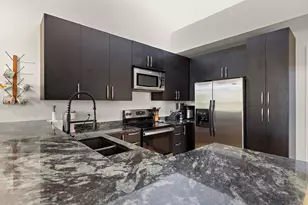 907 Duncan Ln, Austin, TX 78705 - Photo 11