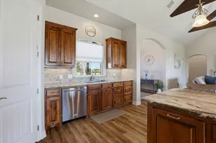 211 Siena Woods, Marion, TX 78124 - Photo 11