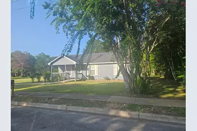 606 Trinity Street, Lockhart, TX 78644 - Photo 3