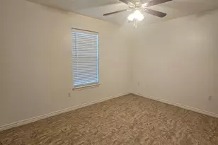 606 Trinity St, Lockhart, TX 78644 - Photo 15