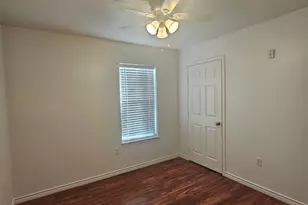 606 Trinity St, Lockhart, TX 78644 - Photo 13