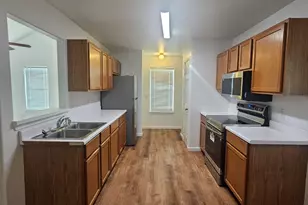 606 Trinity St, Lockhart, TX 78644 - Photo 7