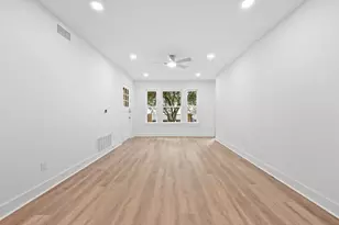 910 W 22nd 1/2 St, Austin, TX 78705 - Photo 7