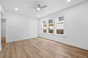 910 W 22nd 1/2 St, Austin, TX 78705 - Photo 13