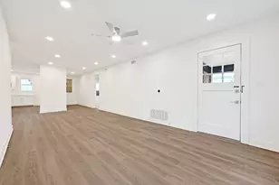 910 W 22nd 1/2 St, Austin, TX 78705 - Photo 5