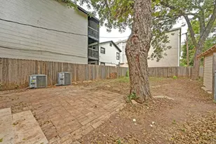 910 W 22nd 1/2 St, Austin, TX 78705 - Photo 29