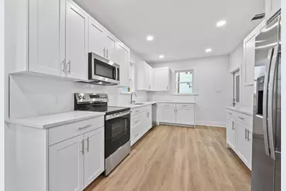 910 W 22nd 1/2 Street, Austin, TX 78705 - Photo 9