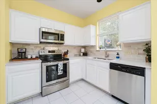 202 Meadow Woods Dr, Kyle, TX 78640 - Photo 13