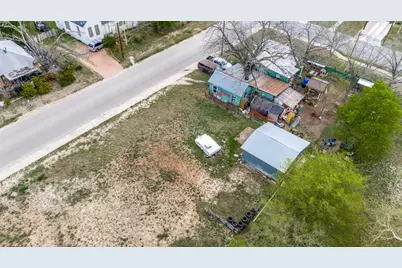 1315 3rd Street N, Kerrville, TX 78028 - Photo 5