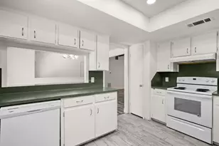 15302 Spring Hill Ln, Pflugerville, TX 78660 - Photo 9